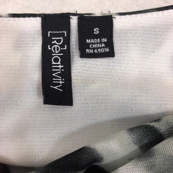 Relativity Black and White Sleeveless Blouse Small - Picture 5 of 6